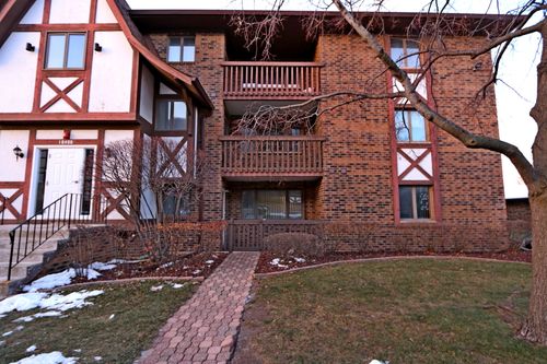 apt-102-10400 Circle Dr, Oak Lawn, IL, 60453-4494 | Card Image