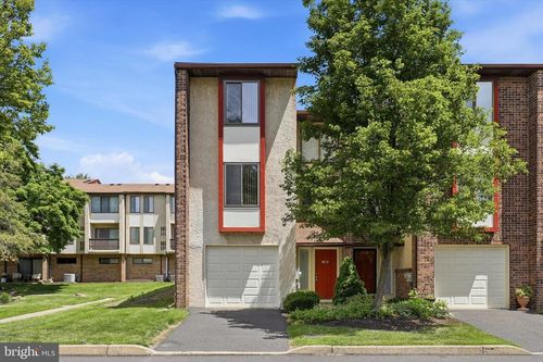 13-1 Aspen Way, DOYLESTOWN, PA, 18901-2742 | Card Image
