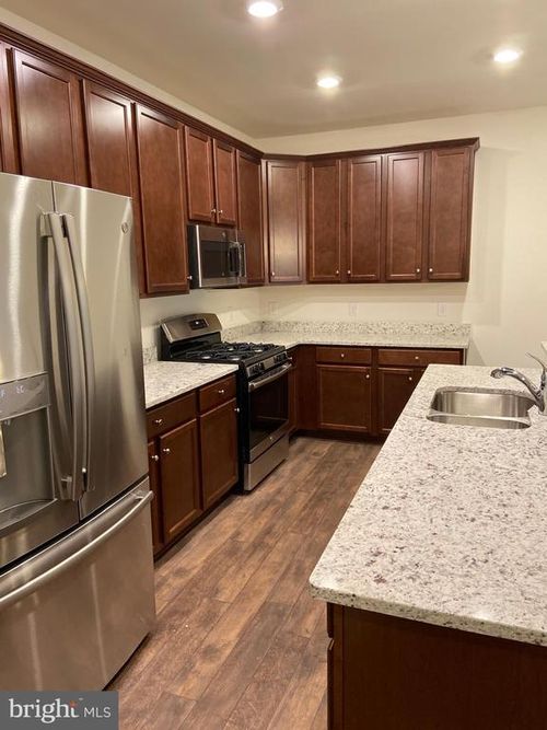 321 Kramer Ct, Florence, NJ, 08518-4036 | Card Image