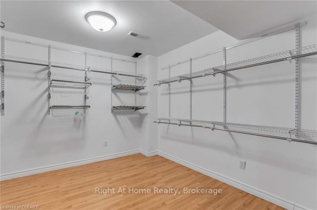 47 Morton Ave, House other with 4 bedrooms, 2 bathrooms and 4 parking in Dundas ON | Image 39