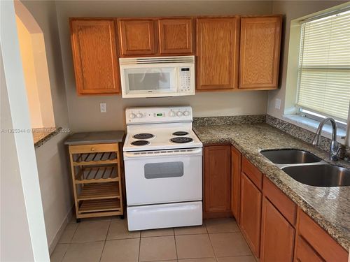 apt-305-8325 Sunrise Lakes Blvd, Sunrise, FL, 33322-1575 | Card Image