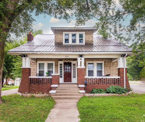 914 N 3rd St, Boonville, IN, 47601-1220 | Card Image