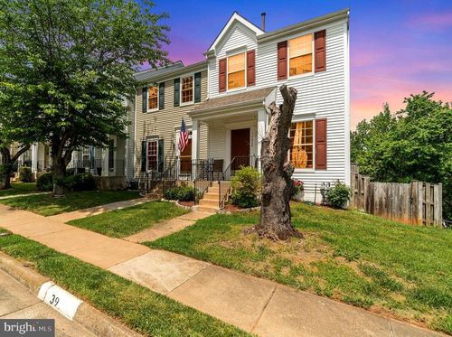 15697 Viewpoint Cir, DUMFRIES, VA, 22025-1267 | Card Image