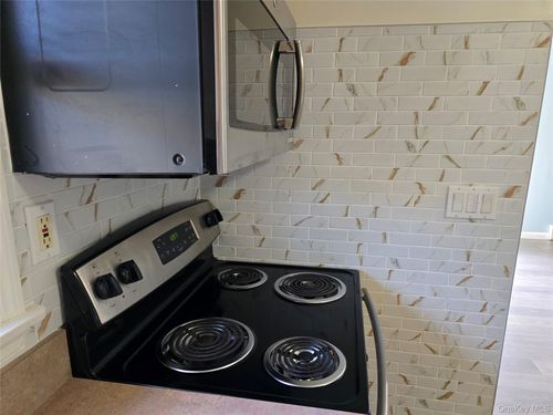 73 Saint George Dr, Shirley, NY, 11967-4313 | Card Image