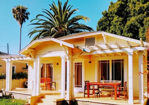 1221 Laguna St, SANTA BARBARA, CA, 93101-1322 | Card Image