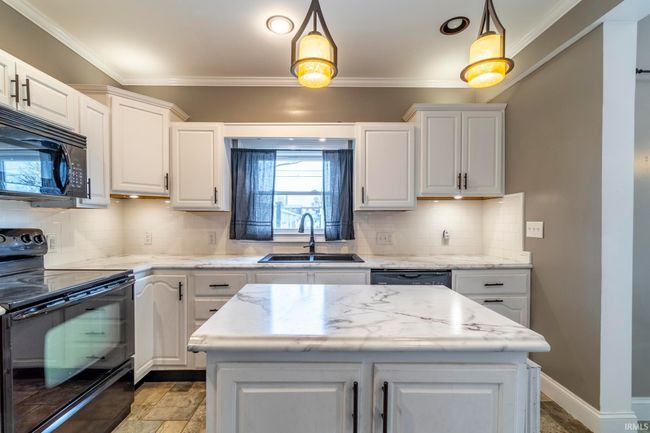 152 W Randolph St, House other with 4 bedrooms, 3 bathrooms and null parking in Nappanee IN | Image 17