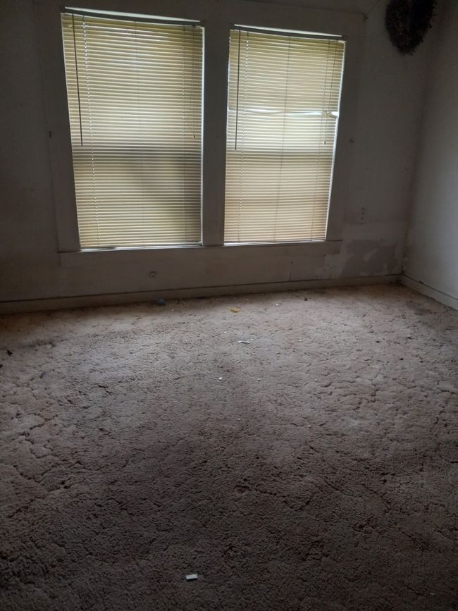 108 W Stroud St, House other with 3 bedrooms, 2 bathrooms and null parking in Frost TX | Image 16