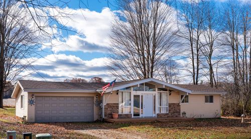 1053 Circle Dr, Weidman, MI, 48893-9348 | Card Image