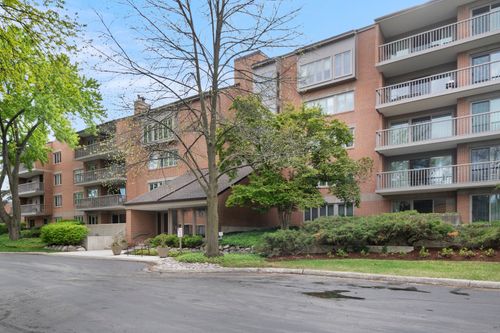 223-44 Park Ln, Park Ridge, IL, 60068-2847 | Card Image