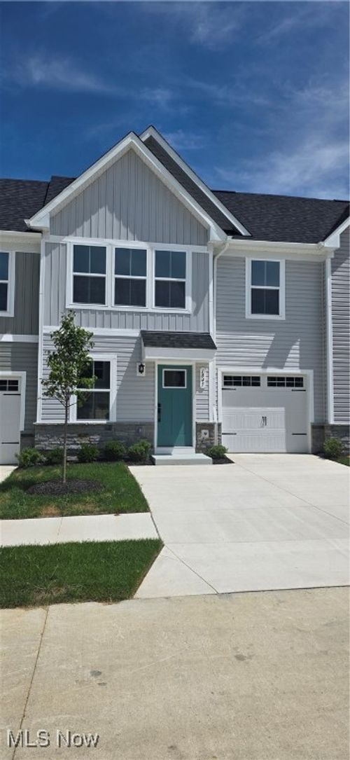 1845 Shank Dr, Akron, OH, 44313-4818 | Card Image