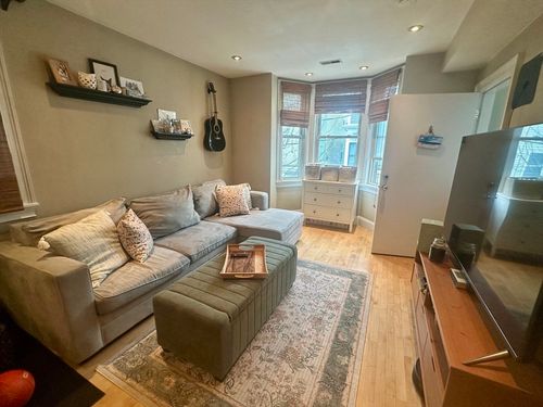 apt-2-14 Mercer St, Boston, MA, 02127-3952 | Card Image