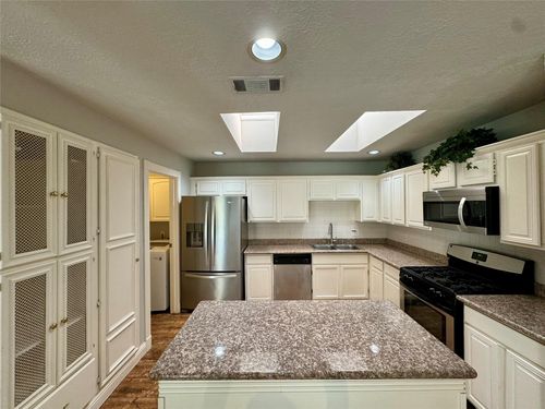 78 Wind Whisper Ct, The Woodlands, TX, 77380-2880 | Card Image