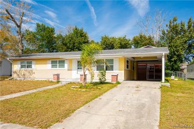 2061 W Howard Place, House other with 3 bedrooms, 2 bathrooms and 1 parking in Citrus Springs FL | Image 2