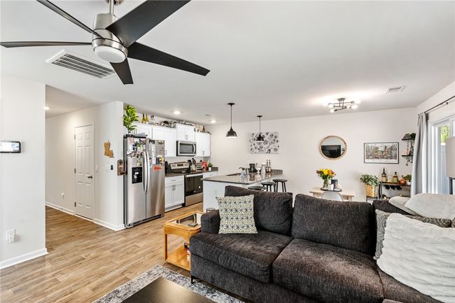 511 Oakmont Valley Trl, Townhouse with 3 bedrooms, 3 bathrooms and null parking in Seneca SC | Image 11