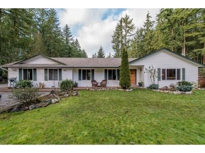 20241 25 Ave, House other with 3 bedrooms, 4 bathrooms and 12 parking in Langley BC | Image 2