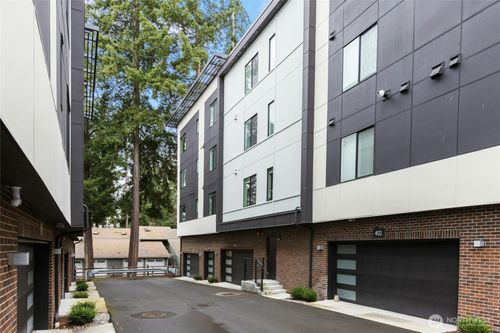 unit-400-15538 Ne 15th Pl, Bellevue, WA, 98007-8468 | Card Image