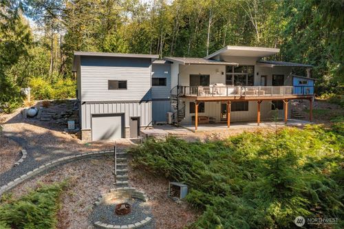 697 Axelson Rd, Bellingham, WA, 98229-2156 | Card Image