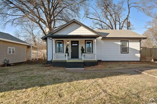 1214 W 21st St, Lawrence, KS, 66046-2832 | Card Image