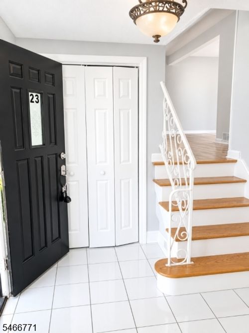 23 Winthrop Rd, Somerset, NJ, 08873-1809 | Card Image