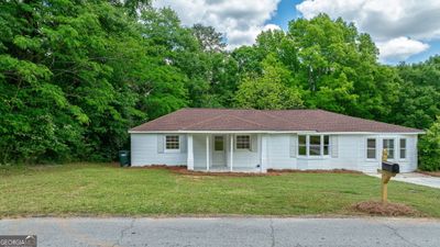 1034 Wheat Street, House other with 3 bedrooms, 2 bathrooms and null parking in Madison GA | Image 2