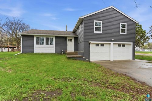 402 E 4th St Street, Hartford, SD, 57033 | Card Image