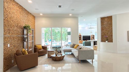 3829 Heron Ridge Ln, Weston, FL, 33331-3721 | Card Image