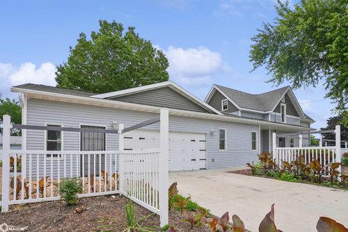 1714 12th Ave, Eldora, IA, 50627-1136 | Card Image
