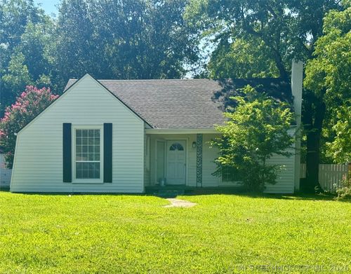 1211 9th St, McAlester, OK, 74501-6927 | Card Image