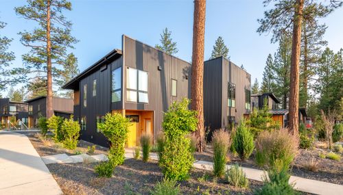 505 N Pine St, Sisters, OR, 97759-1878 | Card Image