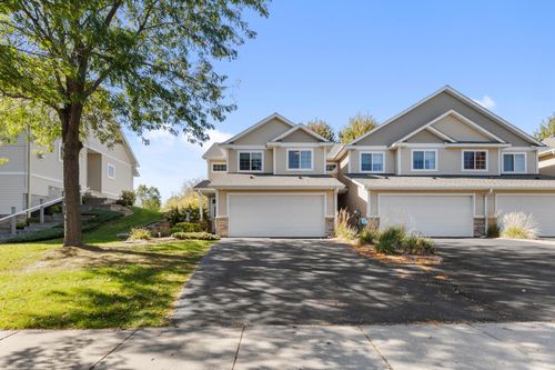 2414 Elianna Dr, Northfield, MN, 55057-3284 | Card Image