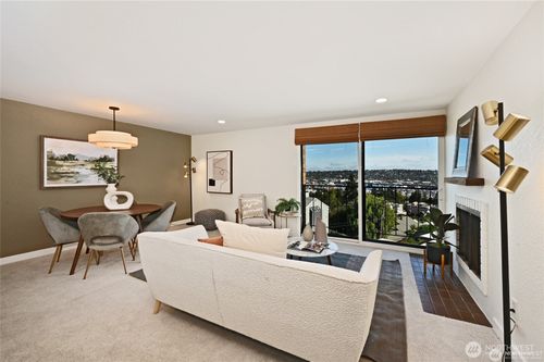 405-3710 25th Pl W, Seattle, WA, 98199-2031 | Card Image