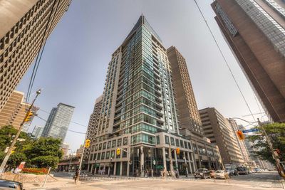 1003 - 1121 Bay St, Condo with 1 bedrooms, 1 bathrooms and null parking in Toronto ON | Image 1