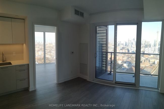 3319 - 19 Western Battery Rd, Condo with 2 bedrooms, 1 bathrooms and null parking in Toronto ON | Image 10