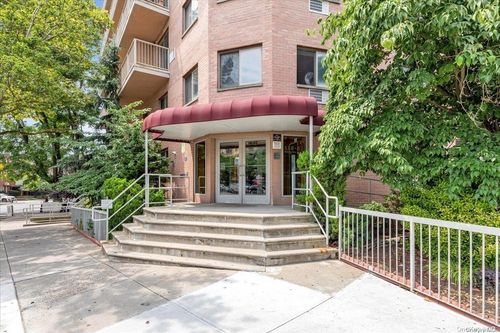 apt-7a-118-82 Metropolitan Ave, Kew Gardens, NY, 11415-2086 | Card Image
