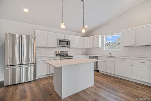 5528 Lahring Rd, Linden, MI, 48451-8918 | Card Image