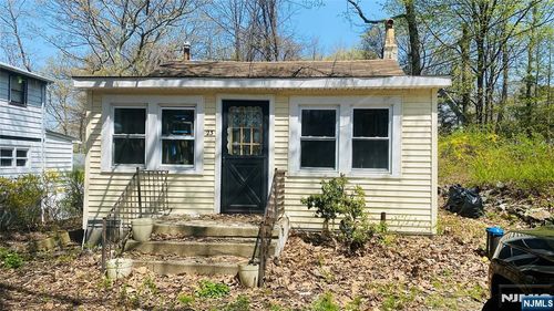 23 Elizabeth Rd, Hewitt, NJ, 07421-2210 | Card Image