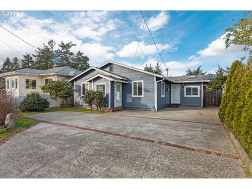 1326 Lakeshore Dr, CoosBay, OR, 97420 | Card Image