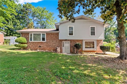 103 Flintfield Dr, Winston-Salem, NC, 27103-5309 | Card Image