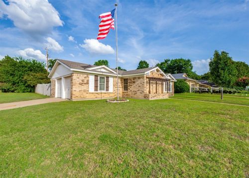 2616 Shady Brook Dr, Bedford, TX, 76021-4418 | Card Image
