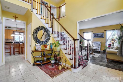 10 Crestwood St, Piscataway, NJ, 08854-7502 | Card Image