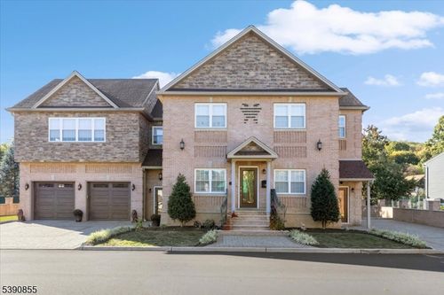 7 Bailey Ave, Bloomingdale, NJ, 07403-1229 | Card Image