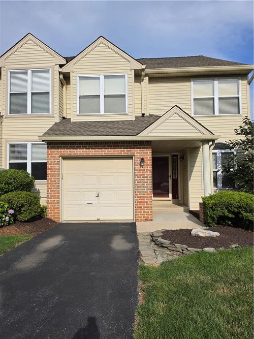 325-325 Oxford Pl, Macungie, PA, 18062-1818 | Card Image
