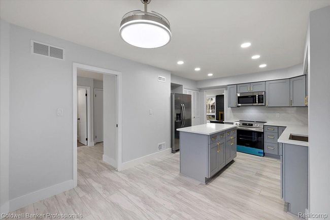14 - 7020 Bridge Way, Condo with 3 bedrooms, 3 bathrooms and null parking in West Bloomfield MI | Image 16