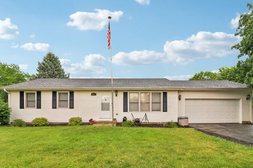 953 N East St, Marengo, IL, 60152-2391 | Card Image