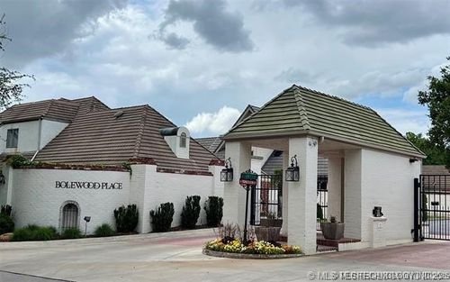 4823 Zunis Ave, Tulsa, OK, 74105-8760 | Card Image