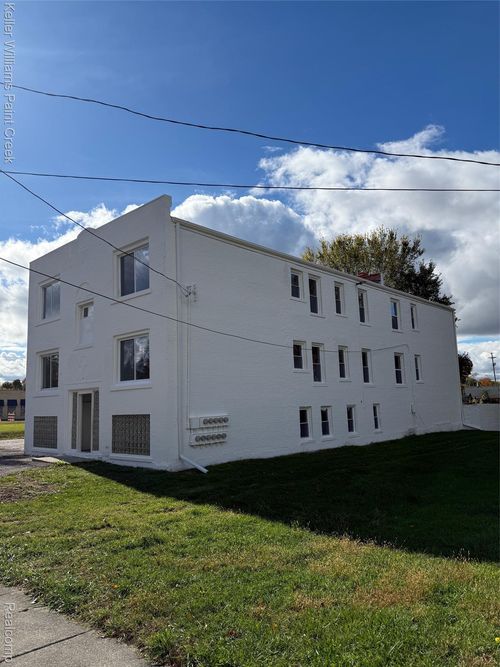 98 Edith St, Pontiac, MI, 48342-2988 | Card Image