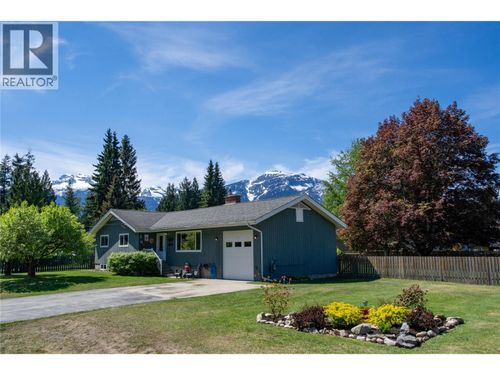 1669 Hiob Rd, Revelstoke, BC, V0E2S1 | Card Image