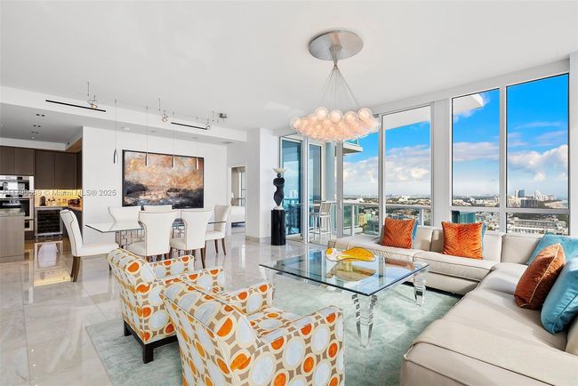 APT-2801 - 50 S Pointe Dr, Condo with 3 bedrooms, 4 bathrooms and null parking in Miami Beach FL | Image 5