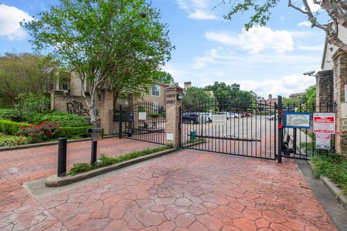 355-1860 White Oak Dr, Houston, TX, 77009-7558 | Card Image
