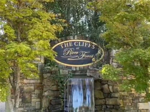 102 Forest Pl, Forsyth, GA, 31029-5517 | Card Image